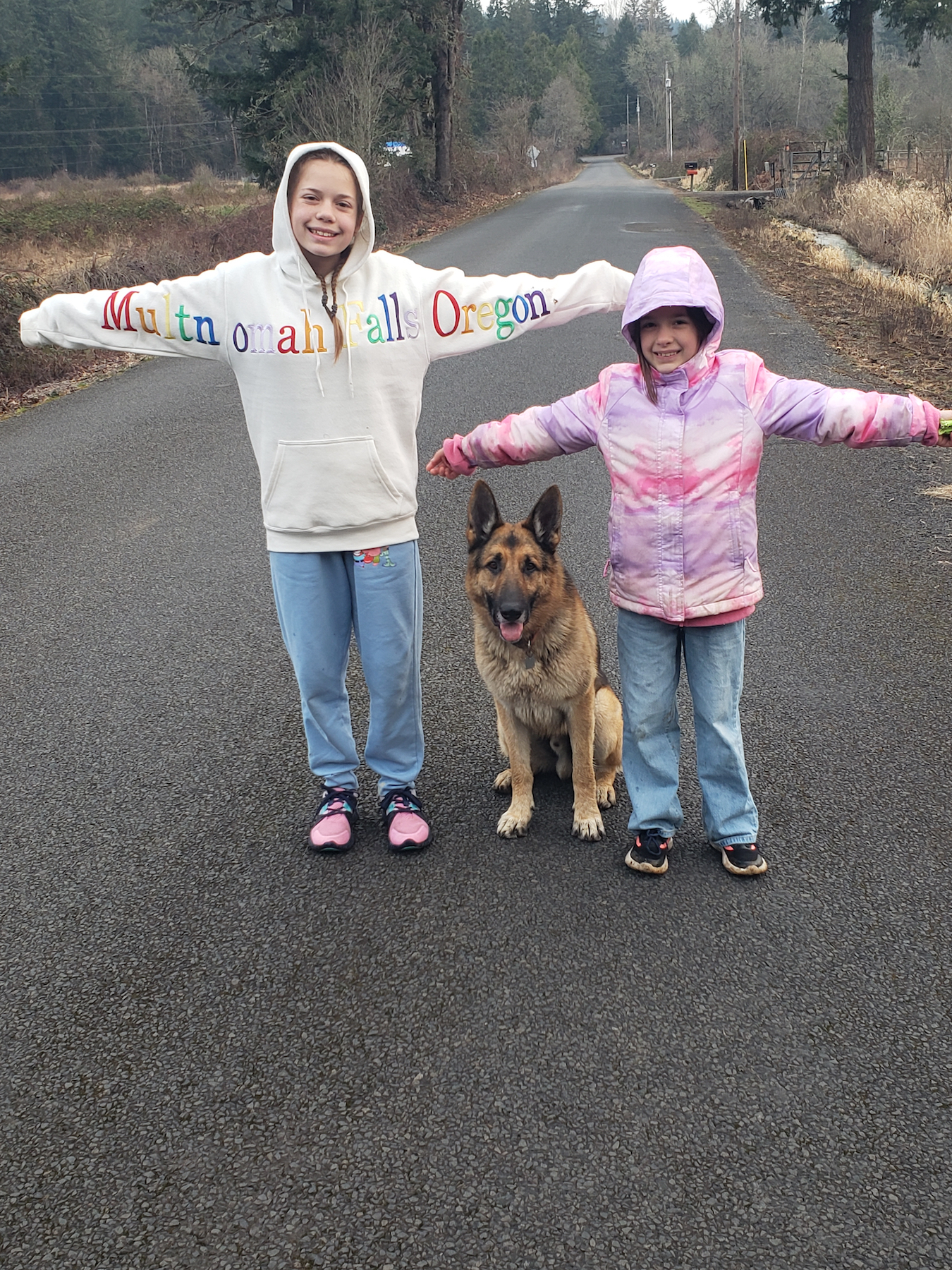 Picture of Kathrine's kids & Dazzy on exercise walk'